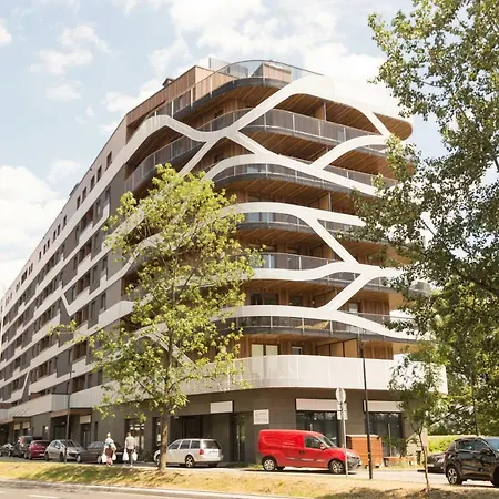 Luxury With An Amazing River View + Free Parking